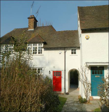063 Oakwood Road